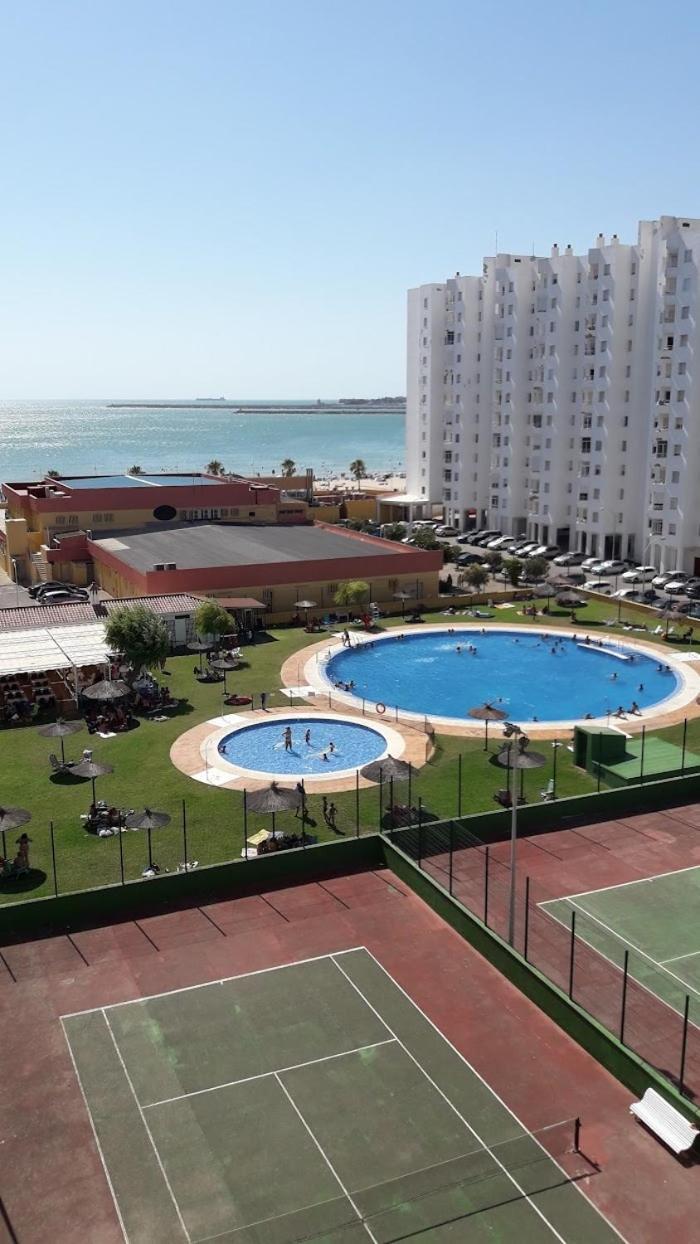 Gatu Arena " Preferente Mayores De 25 Anos Y Familias " El Puerto de Santa María Εξωτερικό φωτογραφία